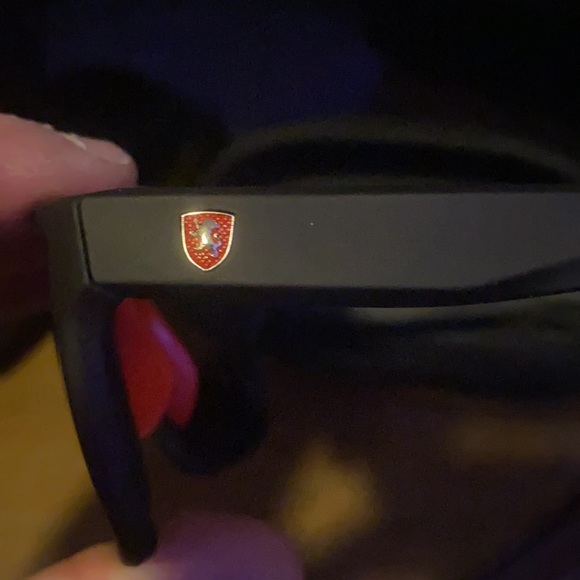 I’m selling men’s sunglasses there new I don’t wea - Picture 2 of 7